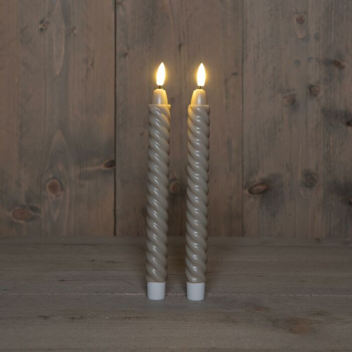 Swirl Tafelkerze 3D taupe 24 cm  - 2 Stück Swirl Tafelkerze 3D taupe 24 cm  - 2 Stück