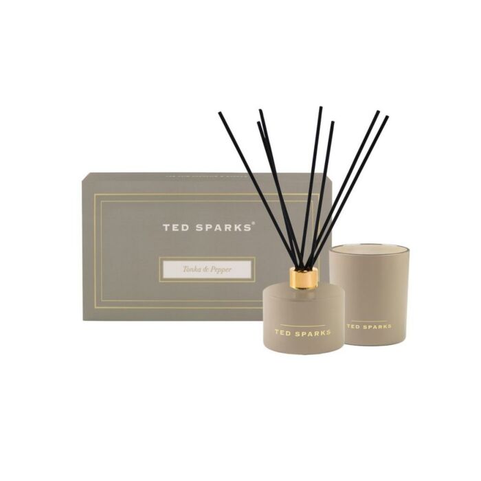 Geschenkset Duftkerze und Duftstäbchen Tonka Pepper – Ted Sparks Geschenkset Duftkerze und Duftstäbchen Tonka Pepper – Ted Sparks