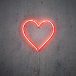 Neonlicht LED Herz rot 33 cm -Luca Lighting