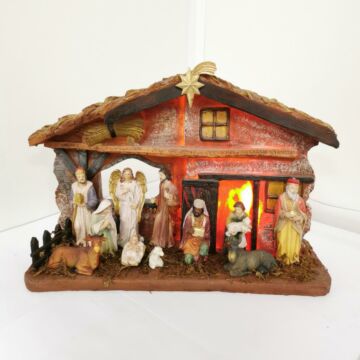 Weihnachtsgruppe mit Krippe und Licht 34cm Weihnachtsgruppe mit Krippe und Licht 34cm